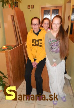 Matka so 4 deťmi